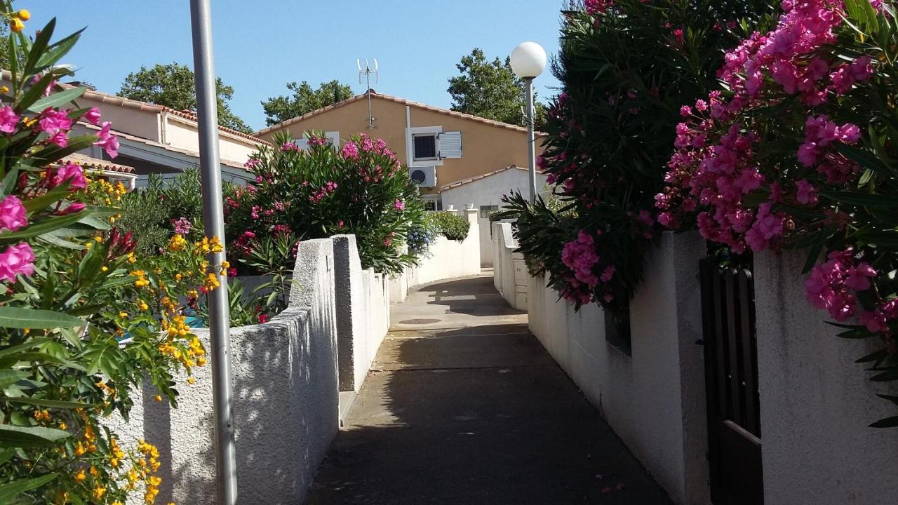 Les Amandines Villa Agde Eksteriør bilde